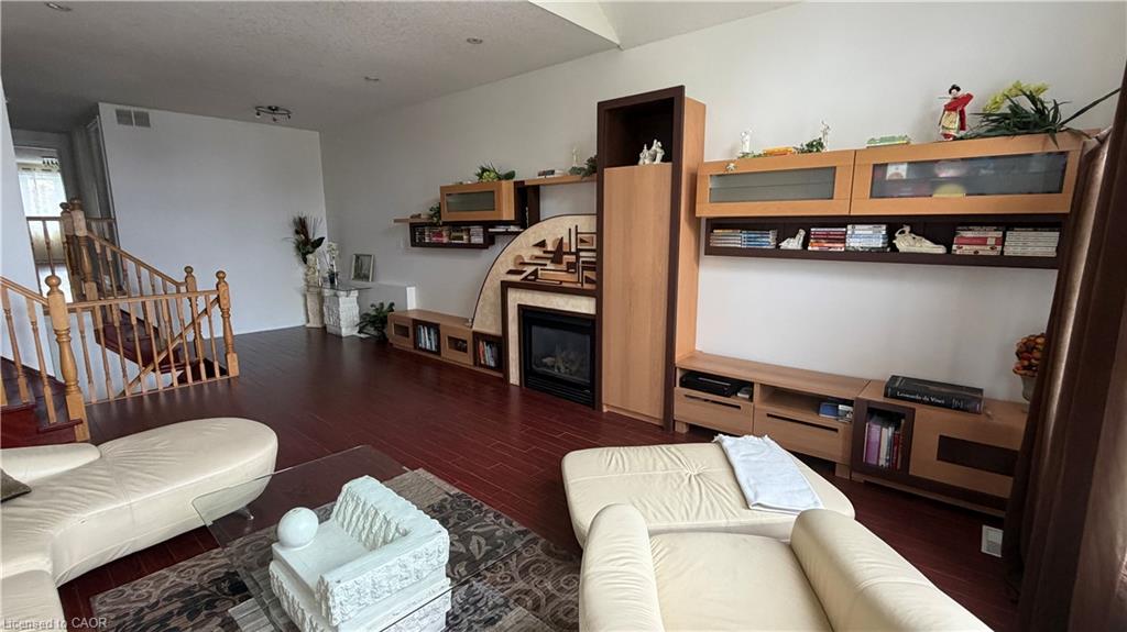 87 Steepleridge Street Property Photo 23