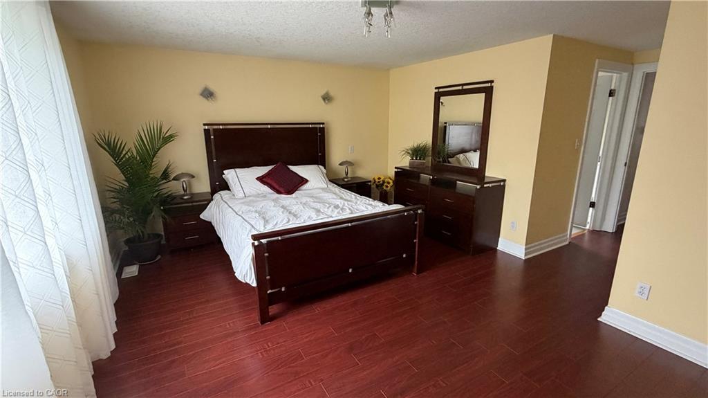 87 Steepleridge Street Property Photo 28