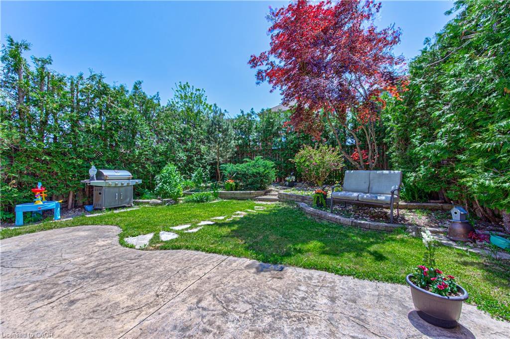 87 Steepleridge Street Property Photo 35