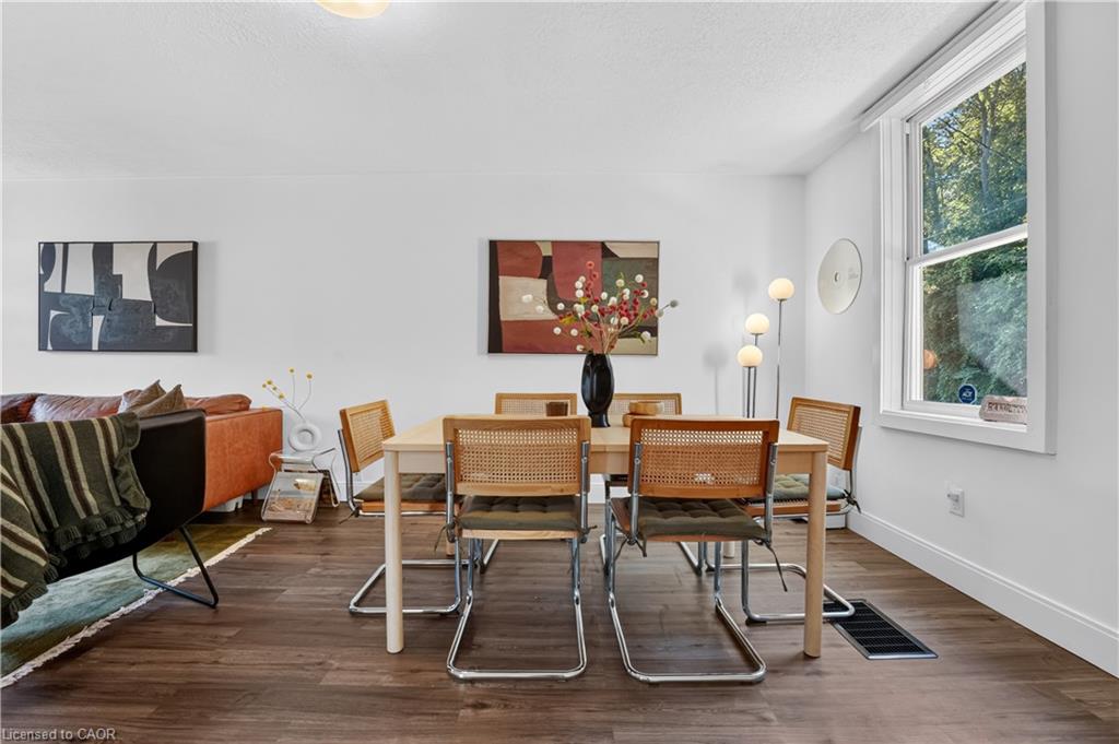 225 Charlton Avenue E Property Photo 3