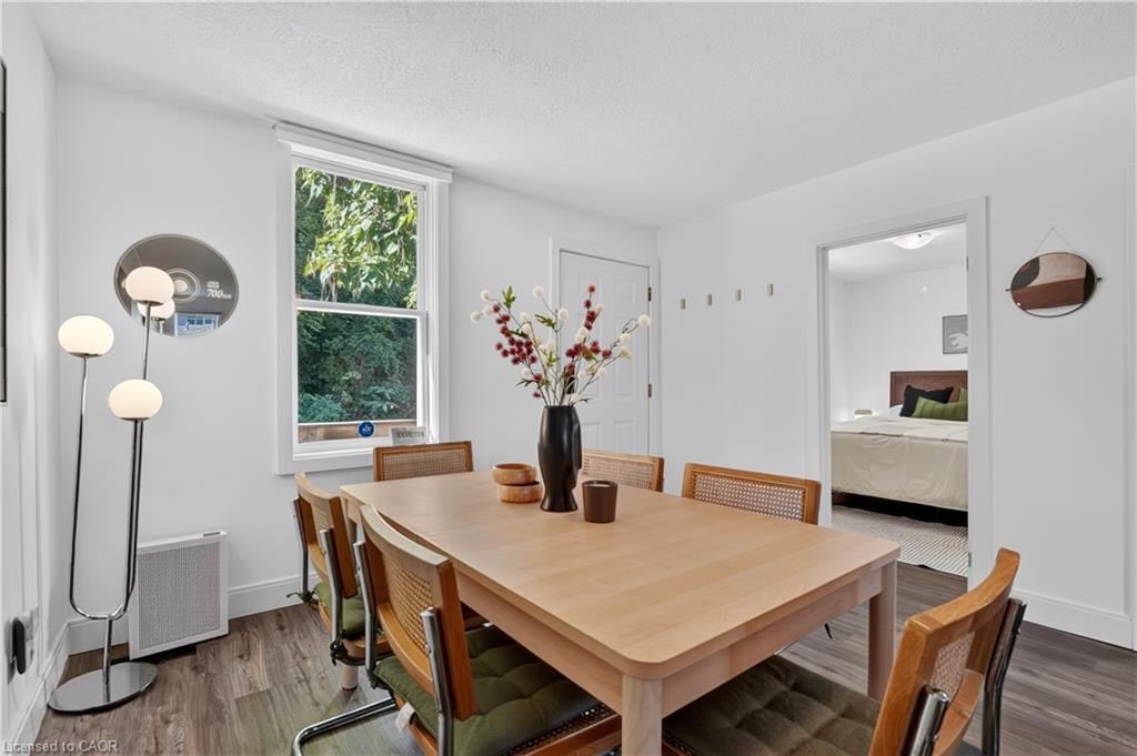 225 Charlton Avenue E Property Photo 5