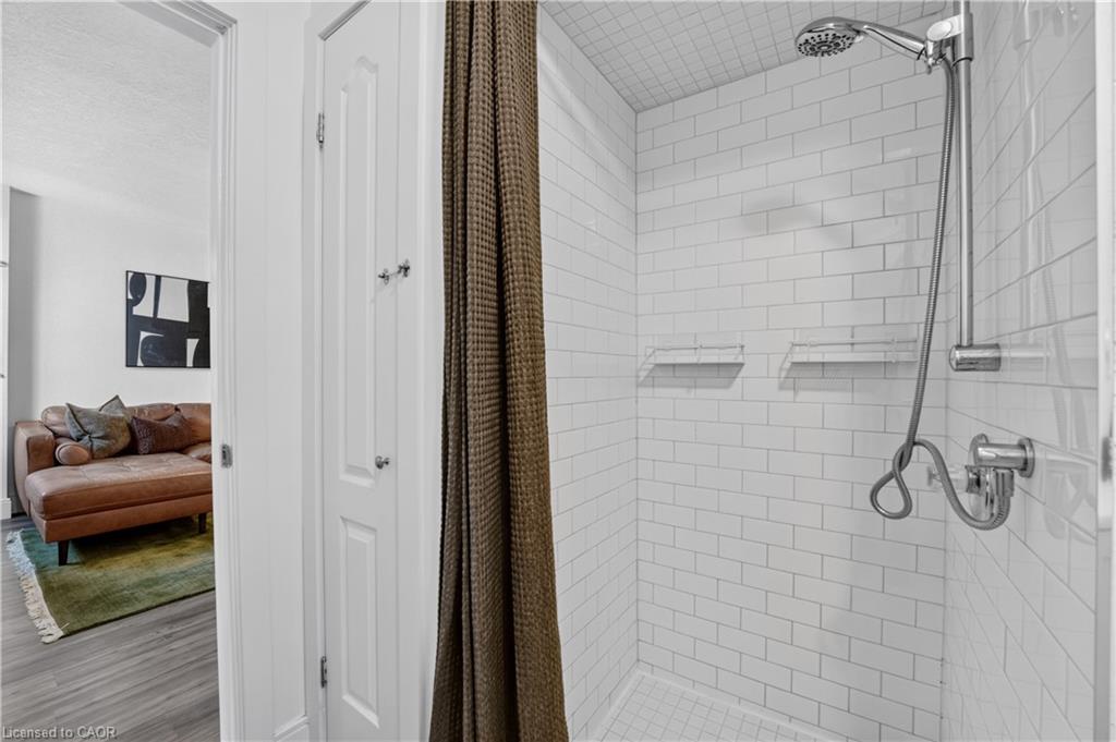225 Charlton Avenue E Property Photo 18
