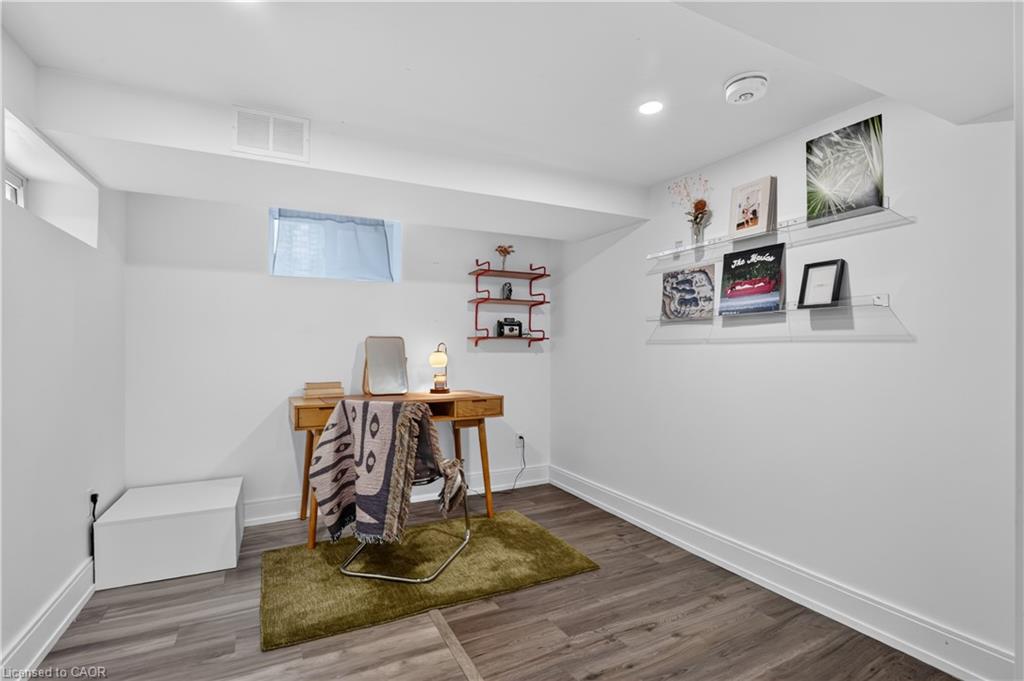 225 Charlton Avenue E Property Photo 39
