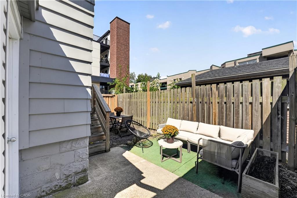 225 Charlton Avenue E Property Photo 43
