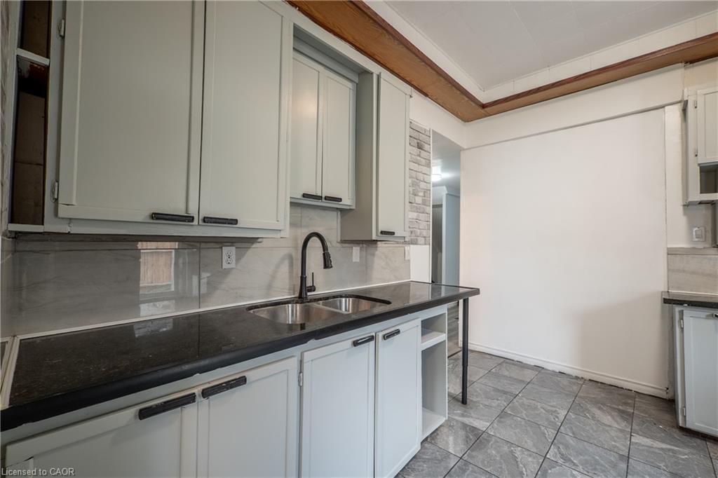137 Alfred Street Property Photo 23