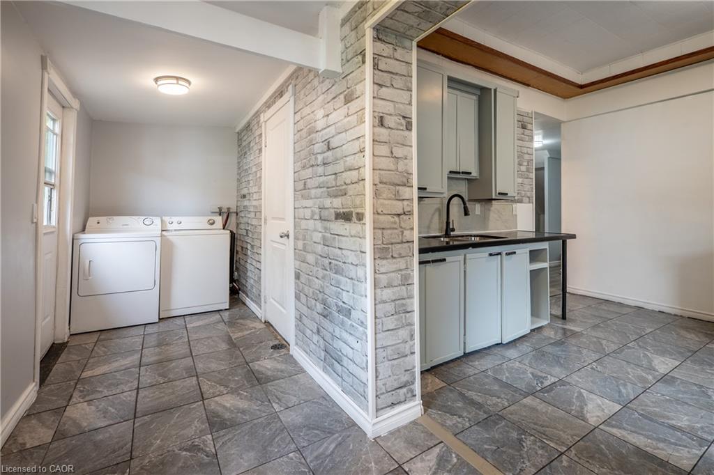 137 Alfred Street Property Photo 28