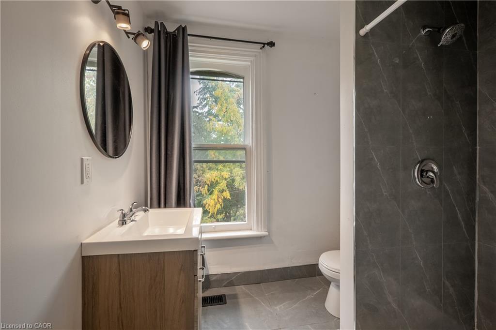 137 Alfred Street Property Photo 38