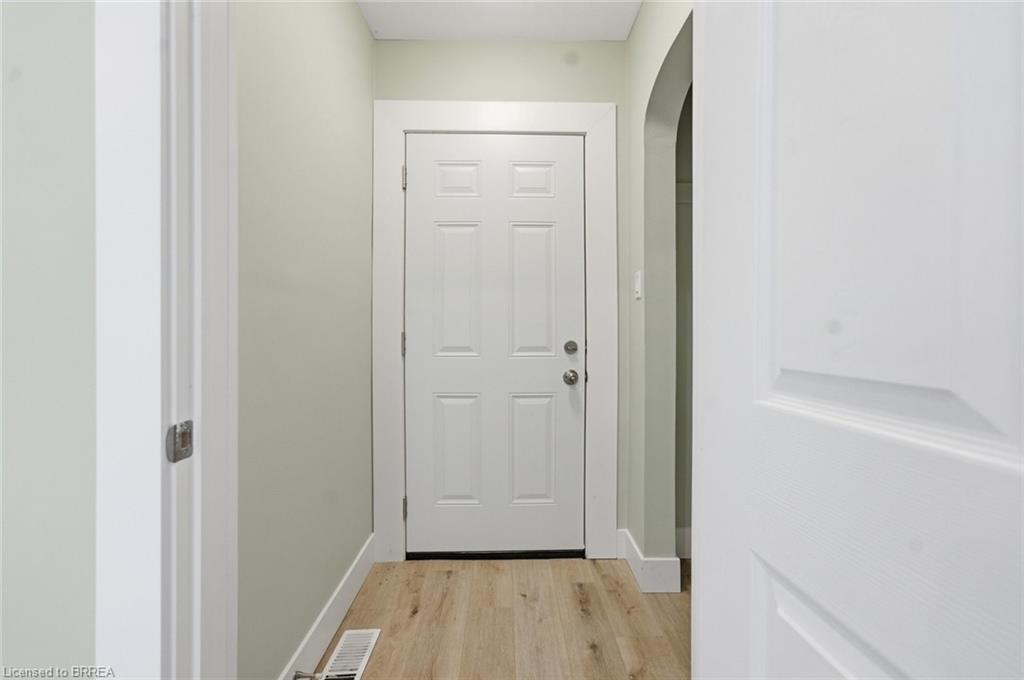 249 Clarence Street Property Photo 10