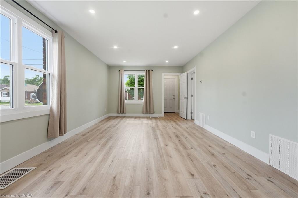 249 Clarence Street Property Photo 19