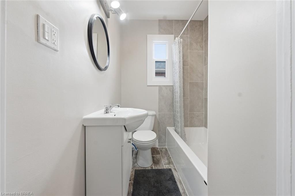 249 Clarence Street Property Photo 22