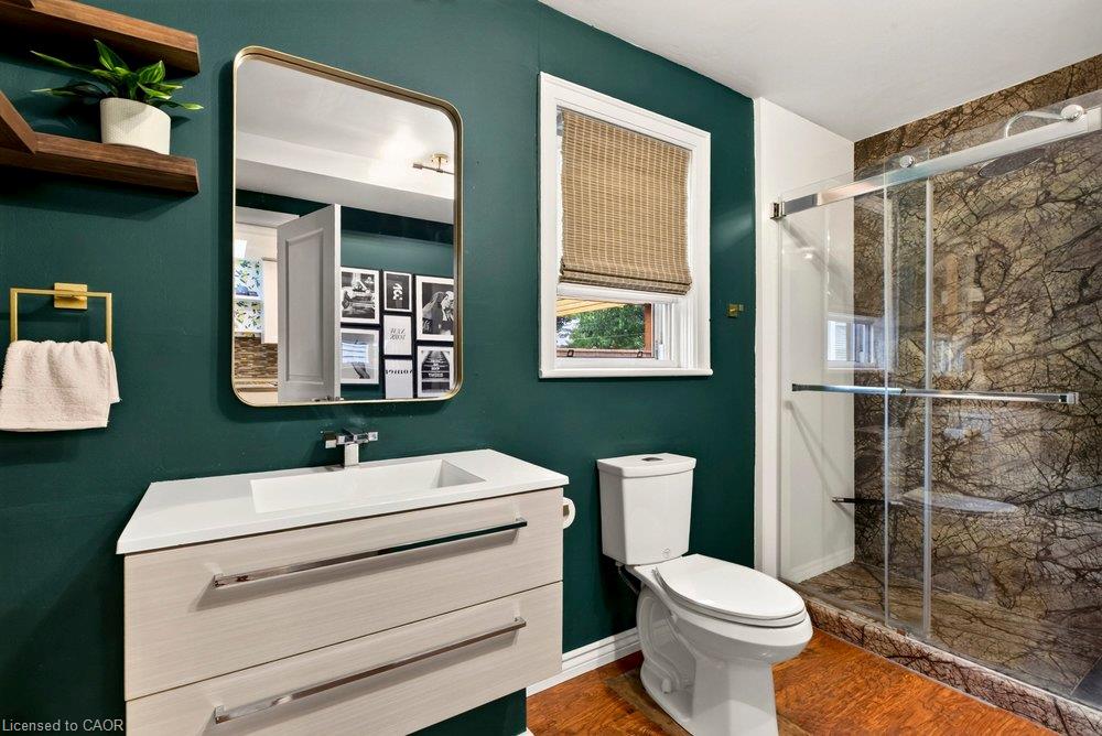 136 Weir Street N Property Photo 18