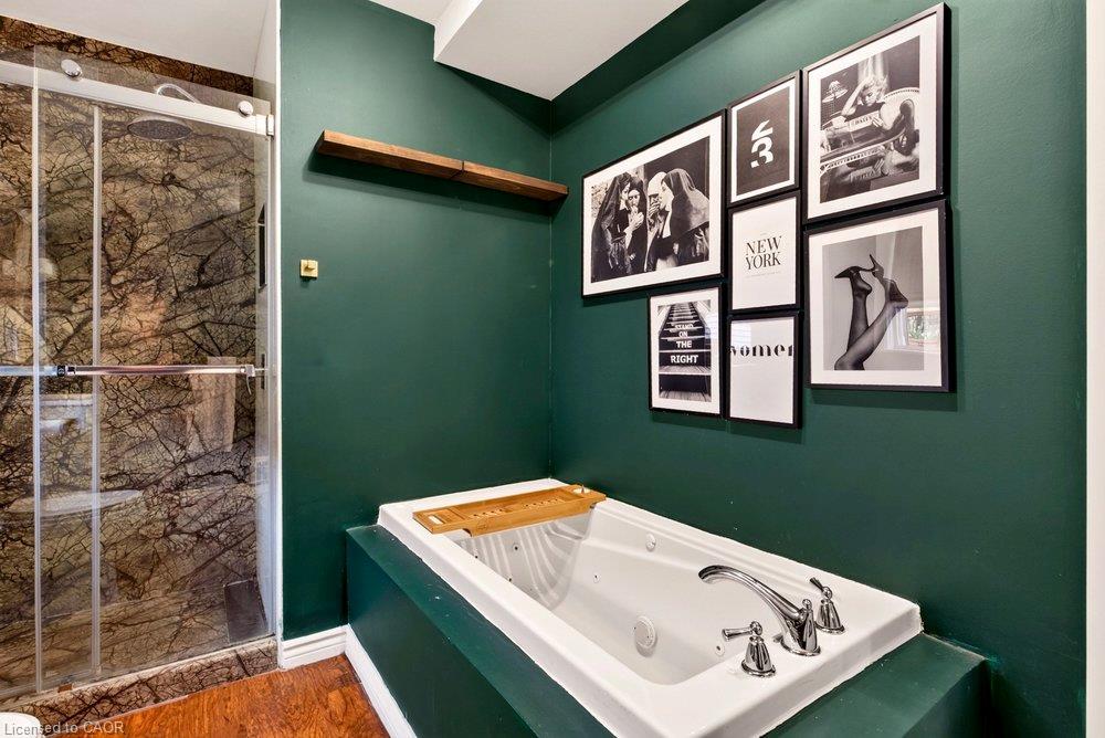 136 Weir Street N Property Photo 19