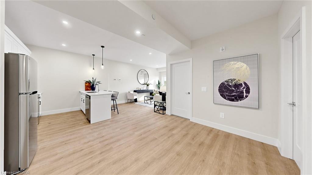 935 Twamley Street W Property Photo 2