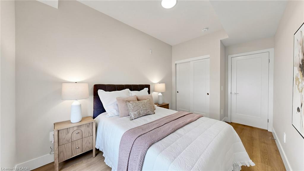 935 Twamley Street W Property Photo 13