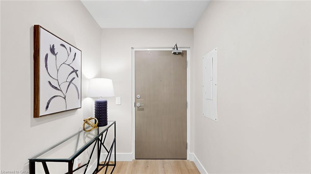 935 Twamley Street W Property Photo 16