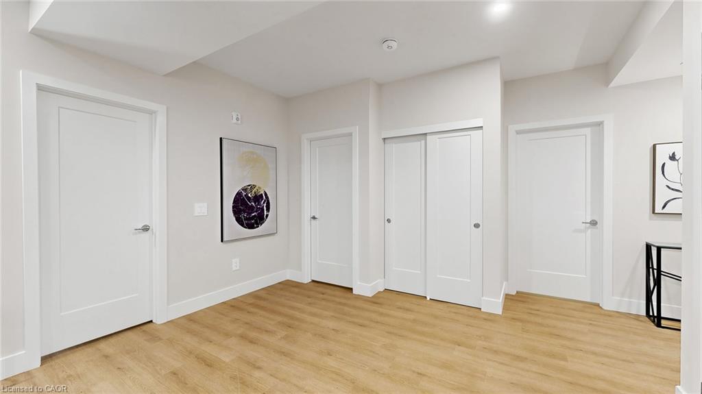 935 Twamley Street W Property Photo 18