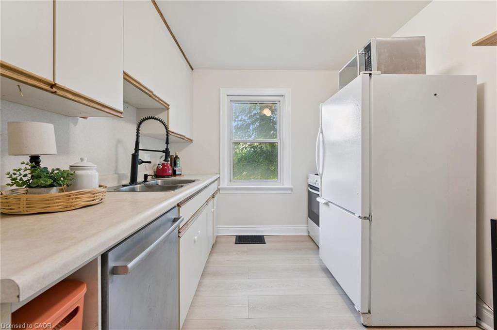 159 Bridgeport Road E Property Photo 15