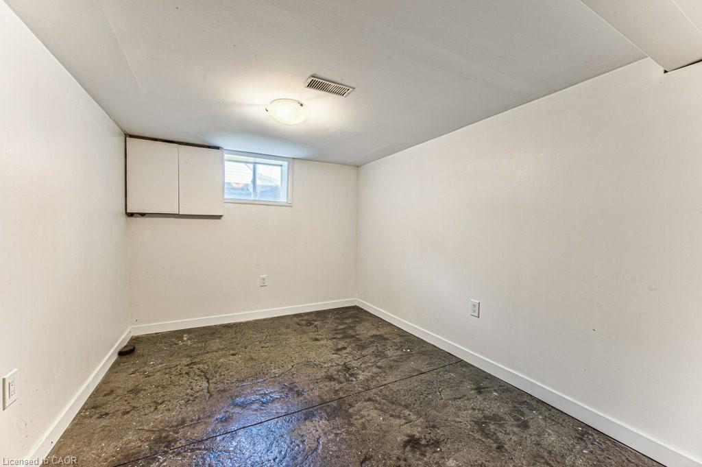 84 Franklin Street S Property Photo 28