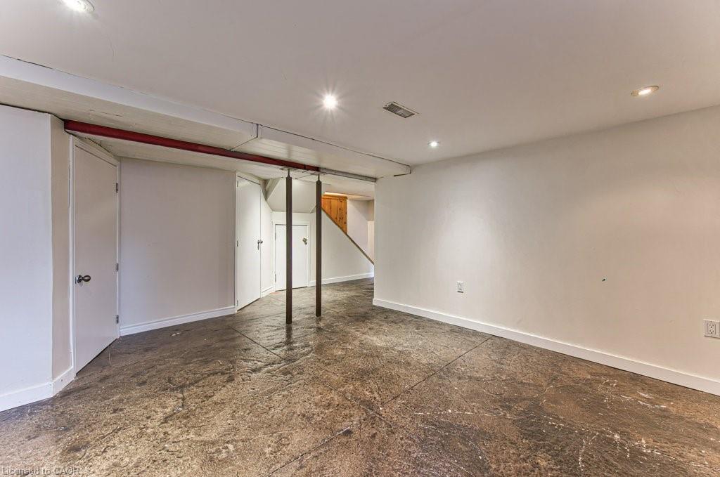 84 Franklin Street S Property Photo 31