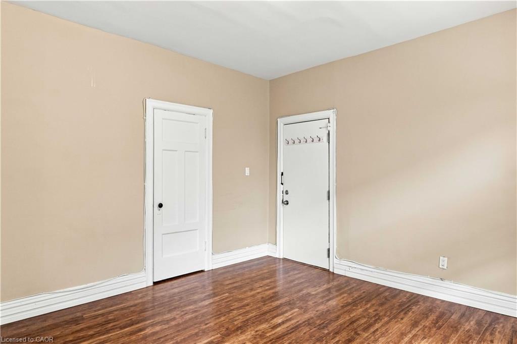 2-102 Herkimer Street Property Photo 8