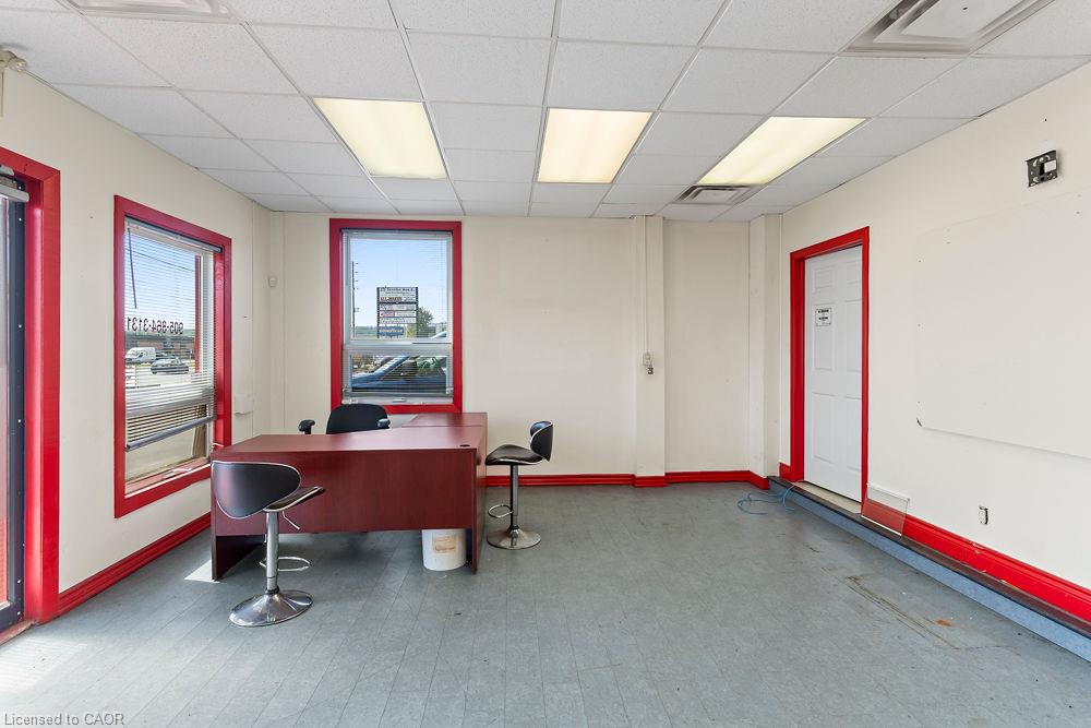 57 Steeles Avenue E Property Photo 14
