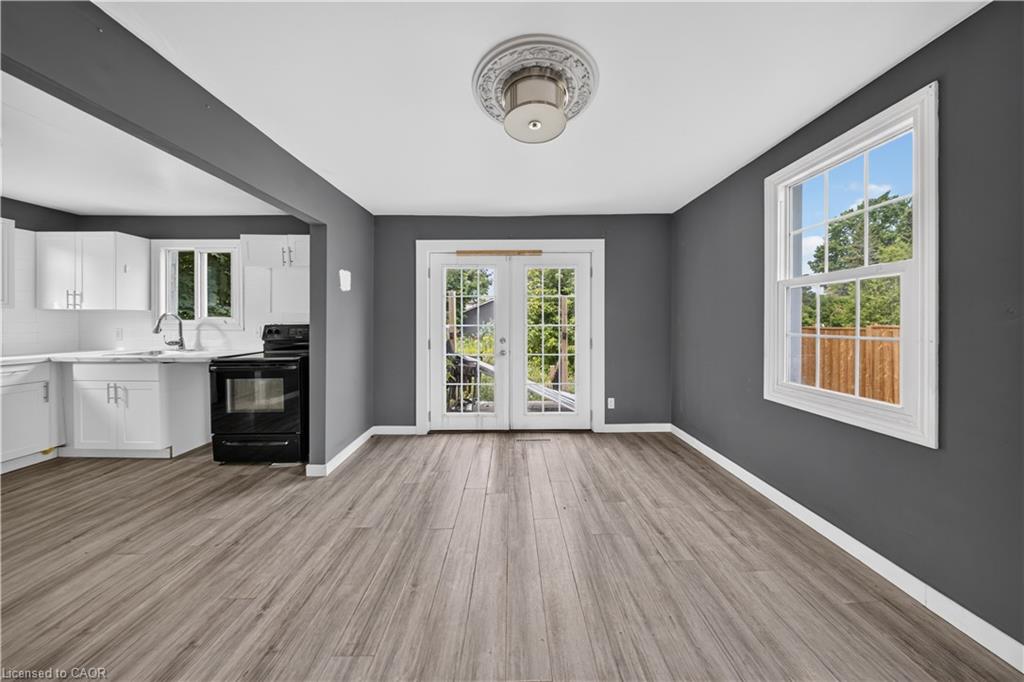 461 John Street Property Photo 6