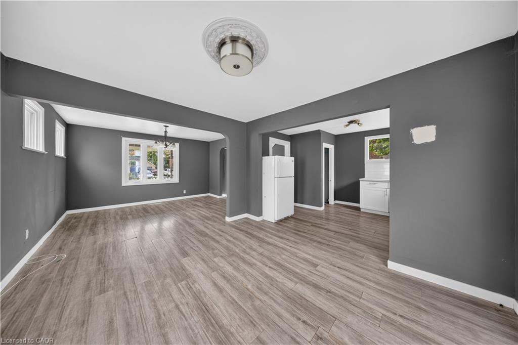 461 John Street Property Photo 7