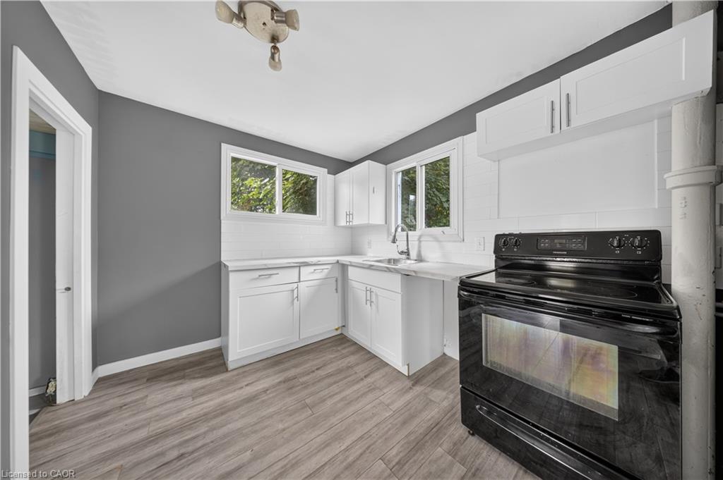 461 John Street Property Photo 8
