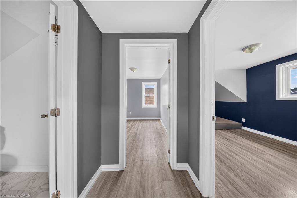 461 John Street Property Photo 11