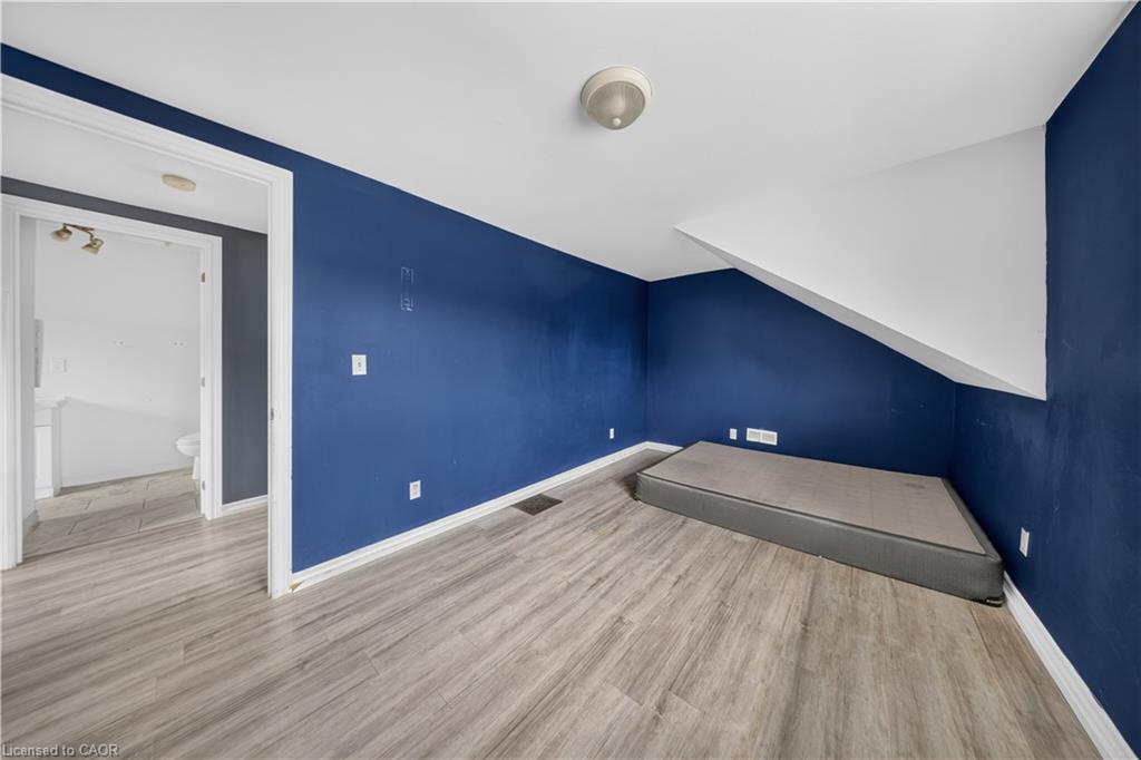 461 John Street Property Photo 14