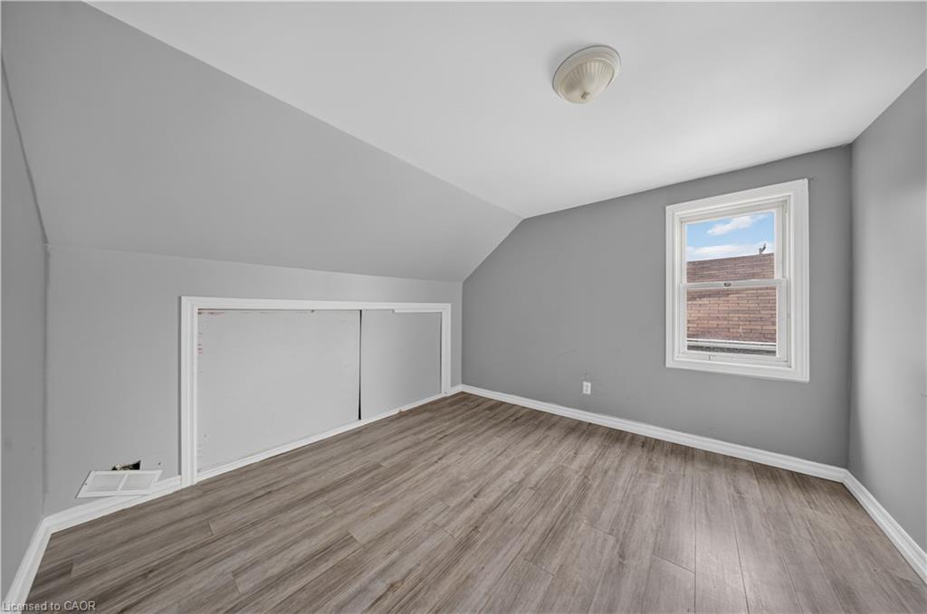 461 John Street Property Photo 15