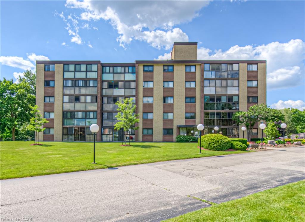 205-380 Champlain Boulevard Property Photo 1