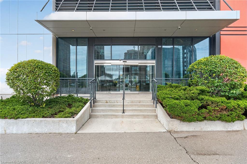 605-55 Eglinton Avenue W Property Photo 3