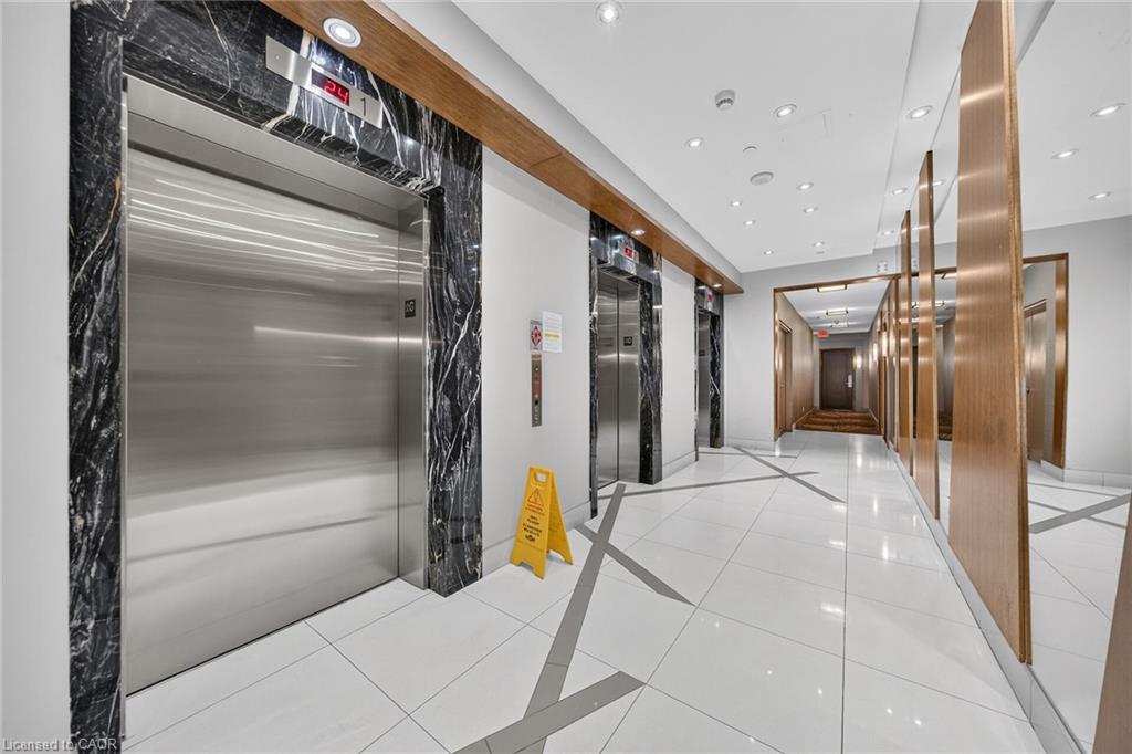 605-55 Eglinton Avenue W Property Photo 8
