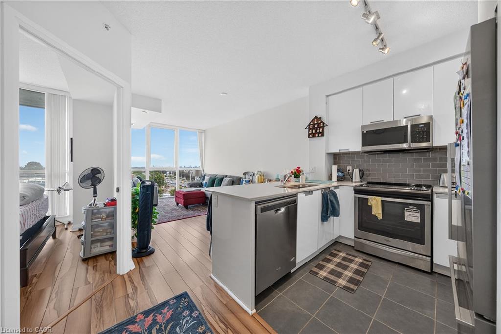 605-55 Eglinton Avenue W Property Photo 18