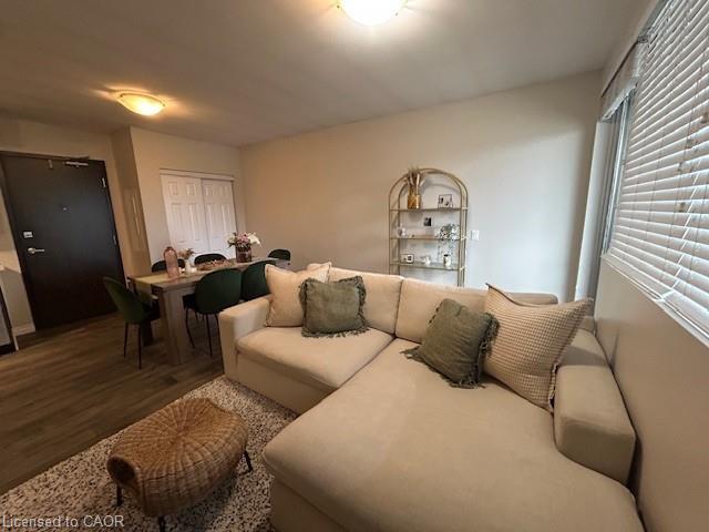 7-788 Upper Ottawa Street Property Photo 2