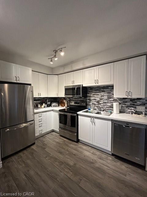 7-788 Upper Ottawa Street Property Photo 6