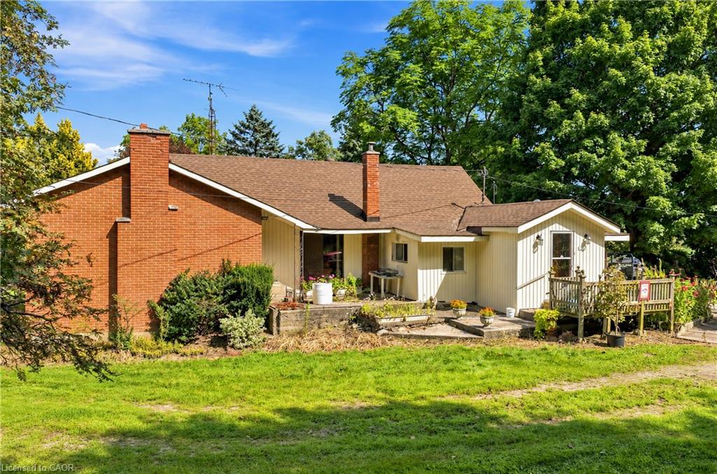 994 Safari Road Property Photo 6
