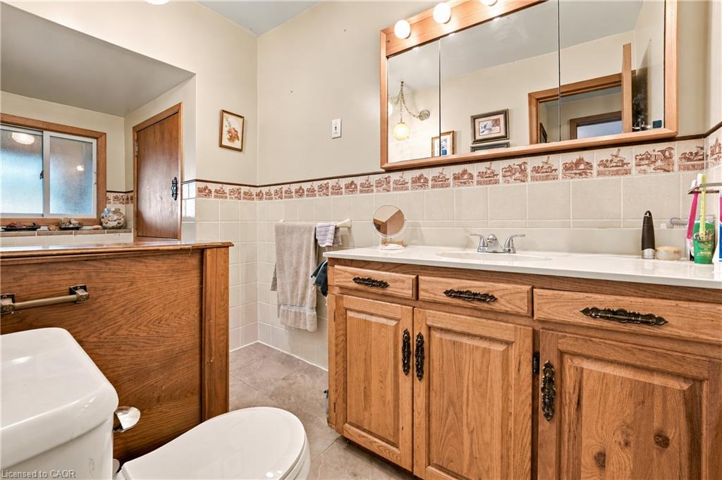 994 Safari Road Property Photo 23