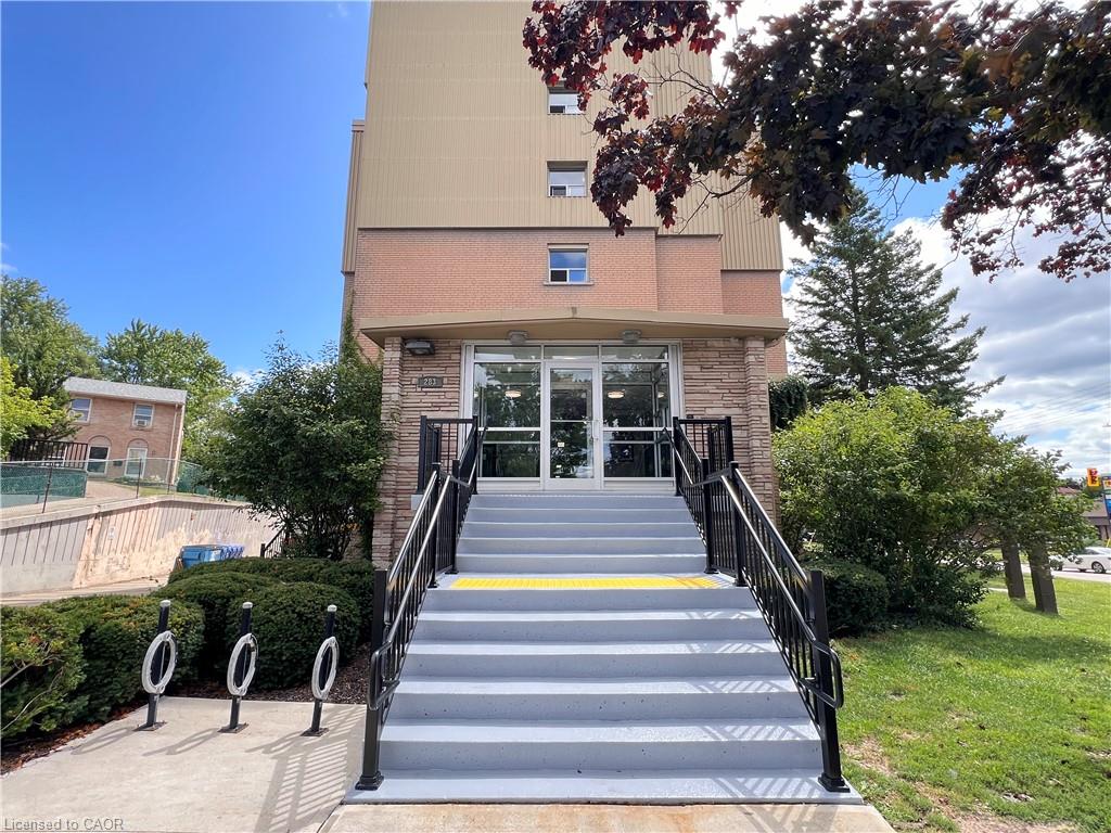 503-283 Fairway Road N Property Photo 4