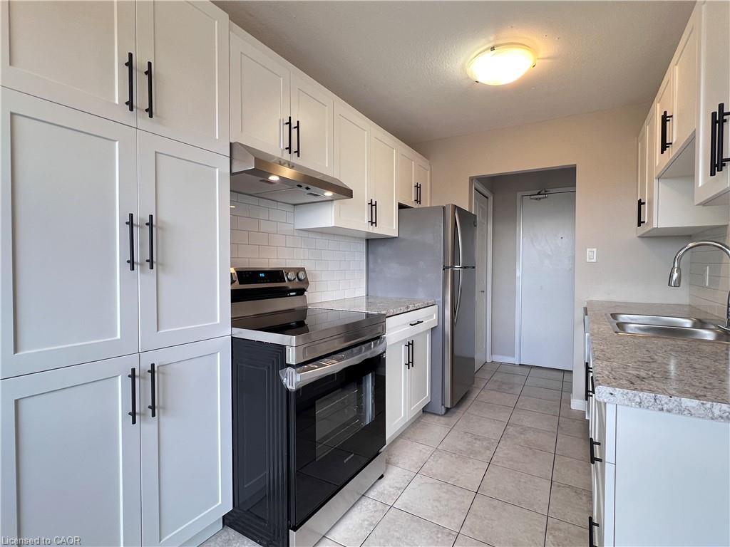 503-283 Fairway Road N Property Photo 10