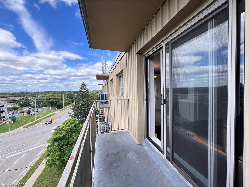503-283 Fairway Road N Property Photo 27