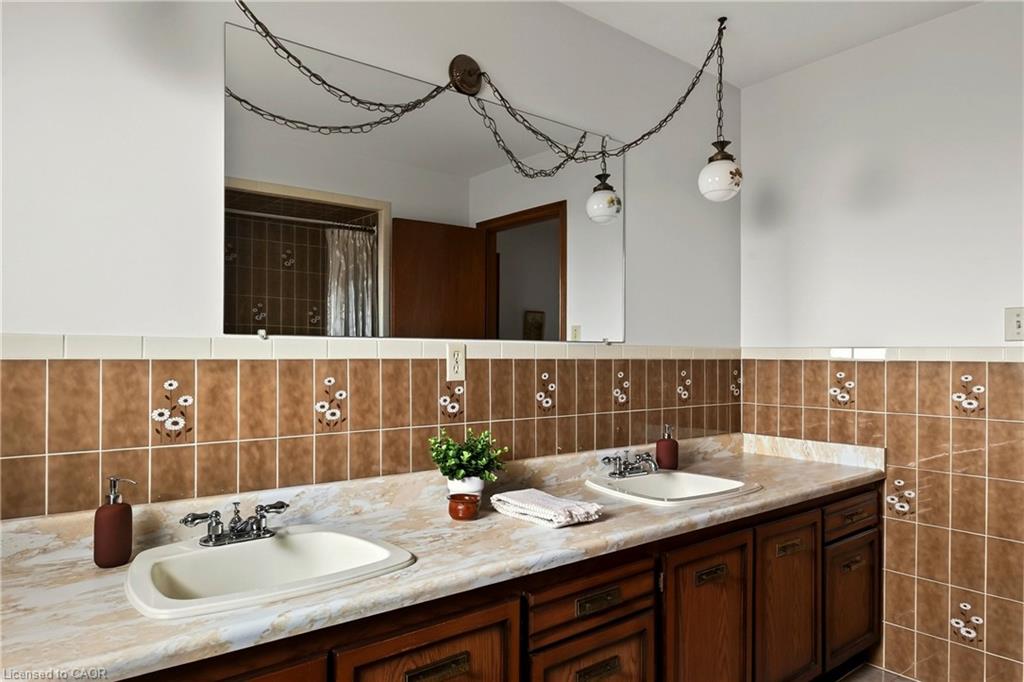 72 Henley Drive Property Photo 22