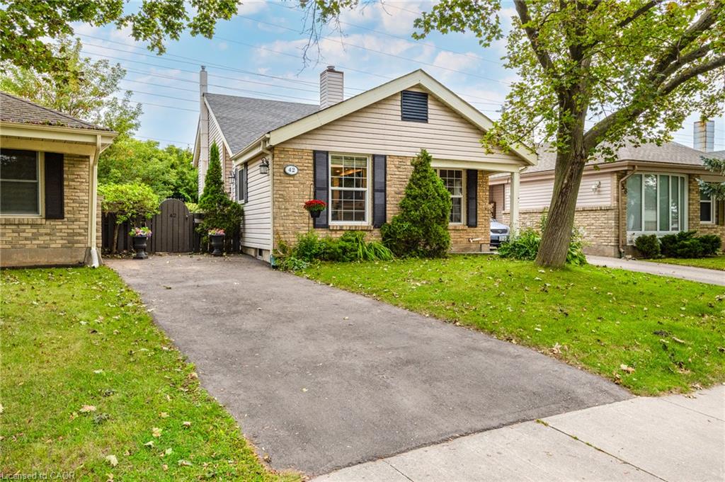 42 Macteith Court Property Photo 1