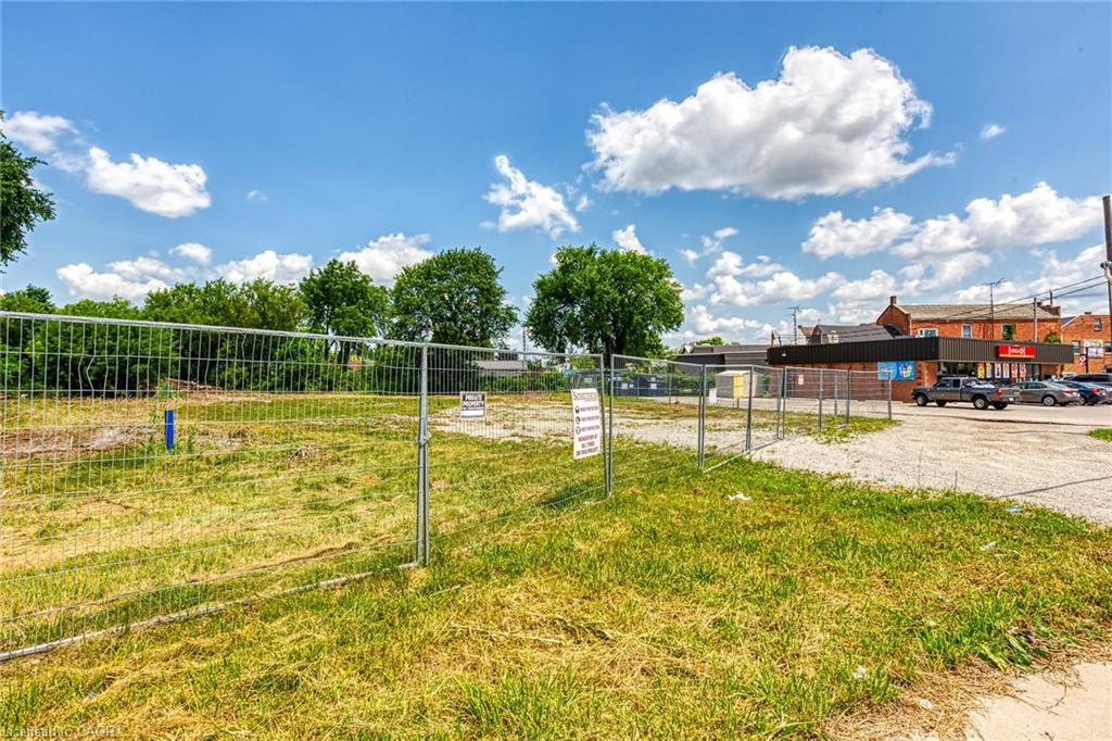 4 Talbot Street W Property Photo 22