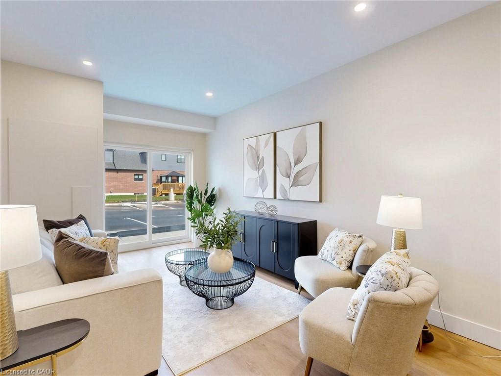 935 Twamley Street W Property Photo 16