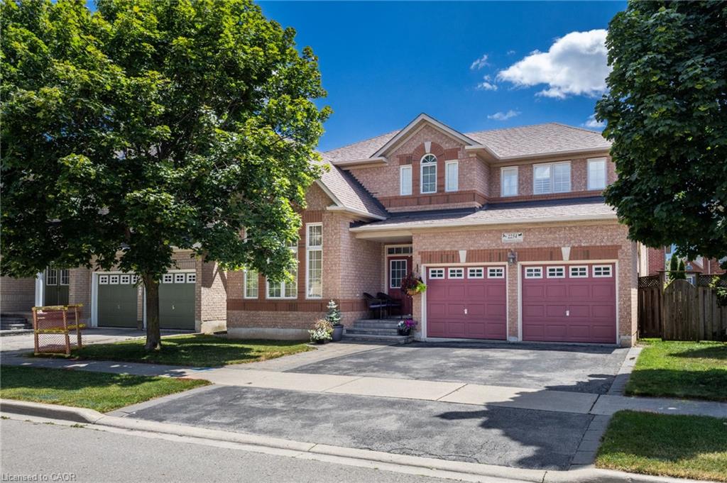 2254 Dunforest Crescent Property Photo 2
