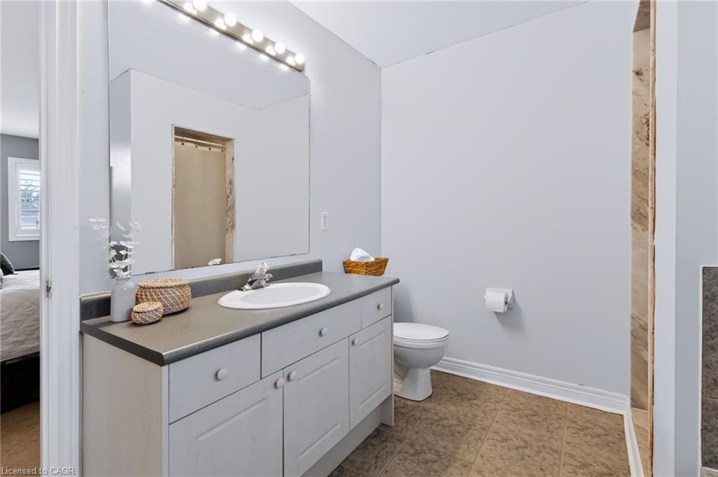 2254 Dunforest Crescent Property Photo 32