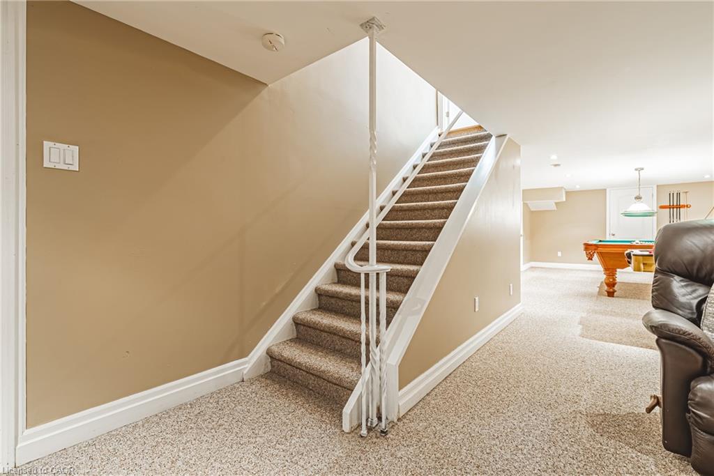 7 Colonial Crescent Property Photo 38