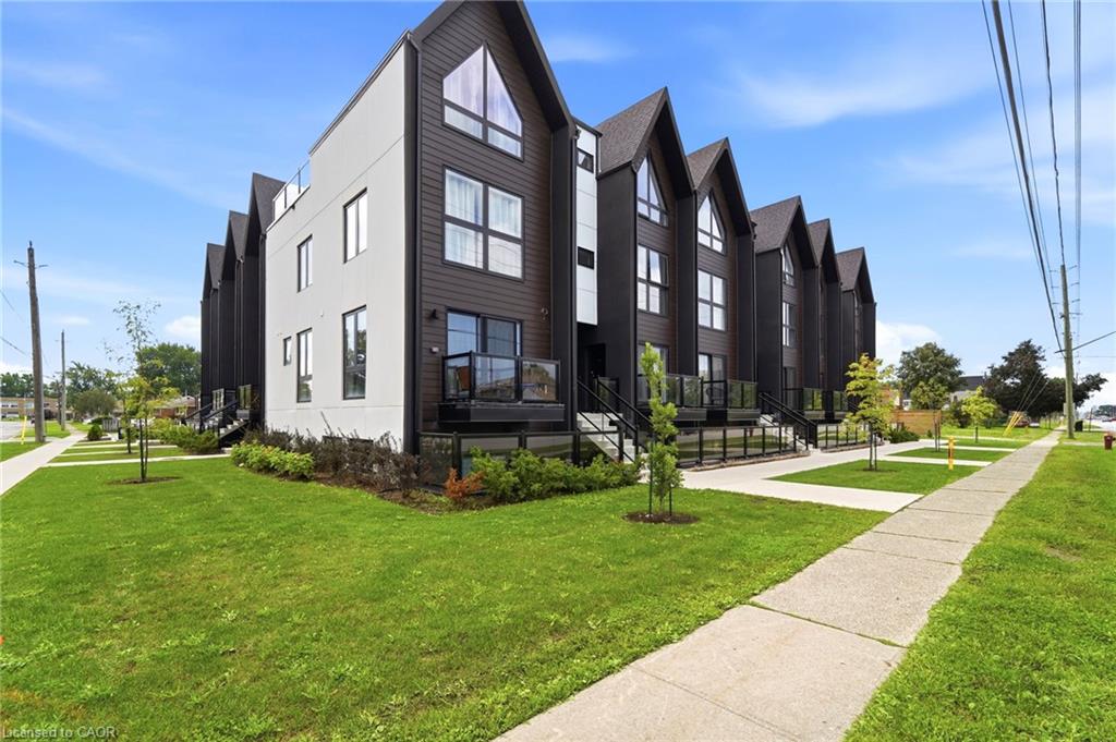 302-7277 Wilson Crescent Property Photo 1